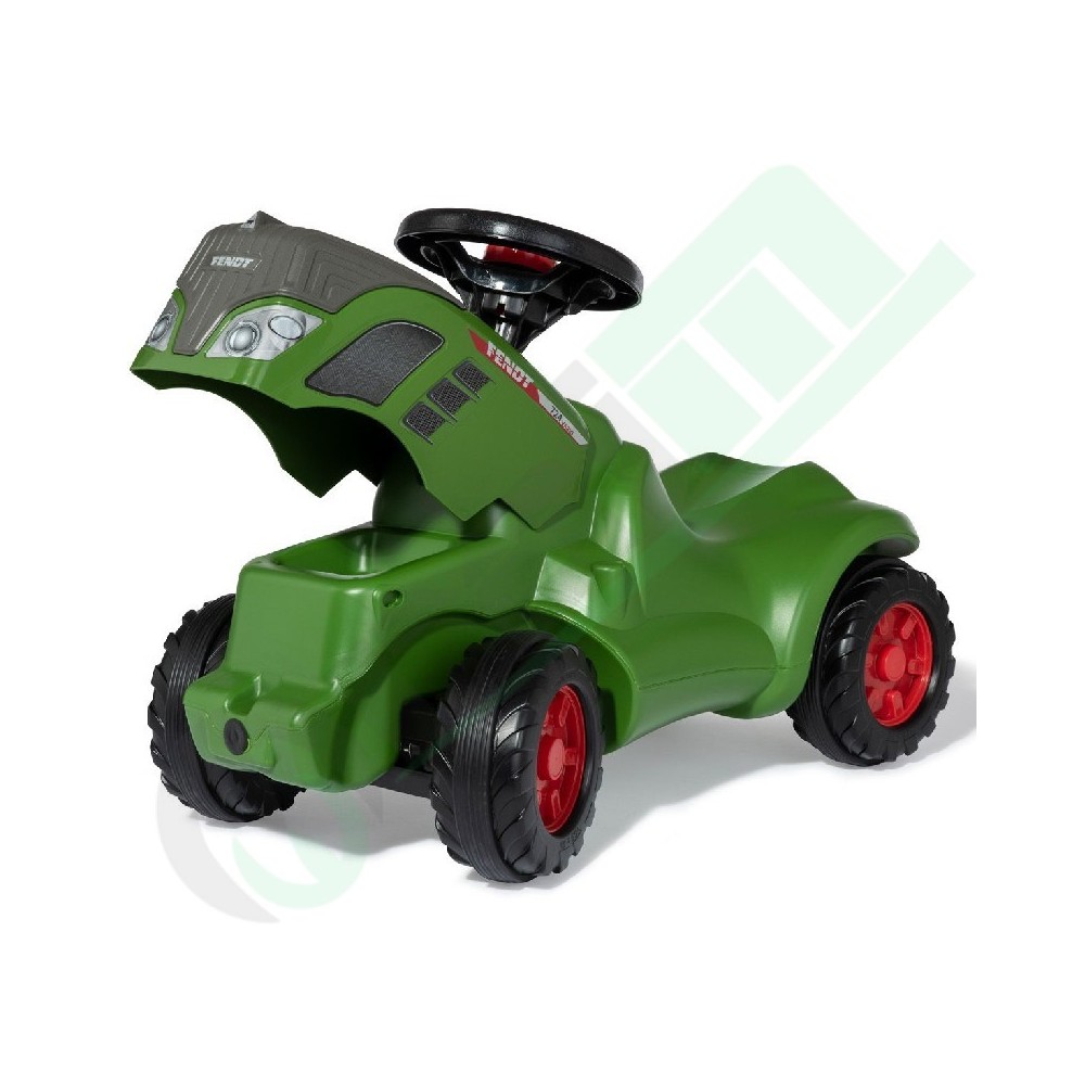Fendt Vario 724 con contenitore sotto il cofano motore