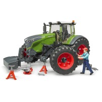 Fendt 1050 Vario Tractor with Mechanic and Workshop Tools Bruder Toys
